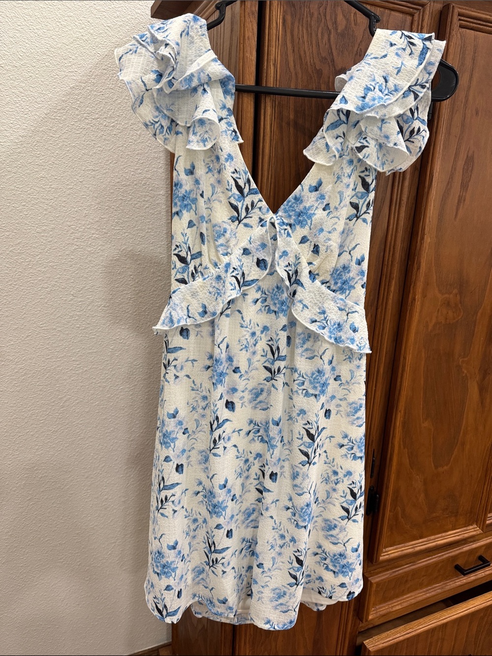 Francesca's Collections Blue and White Floral Ruffle Mini Dress